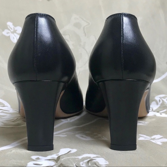 🎉Authentic Salvatore Ferragamo Women’s Leather Cap-toe Heels - Picture 7 of 8